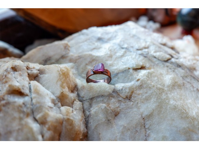 Prsten s růžovým turmalínem vel. 54
