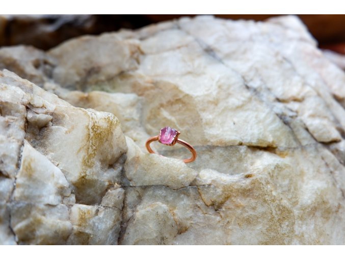 Prsten s růžovým turmalínem vel. 53