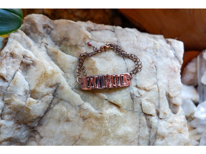 Náramek s černými turmalíny (skoryly)