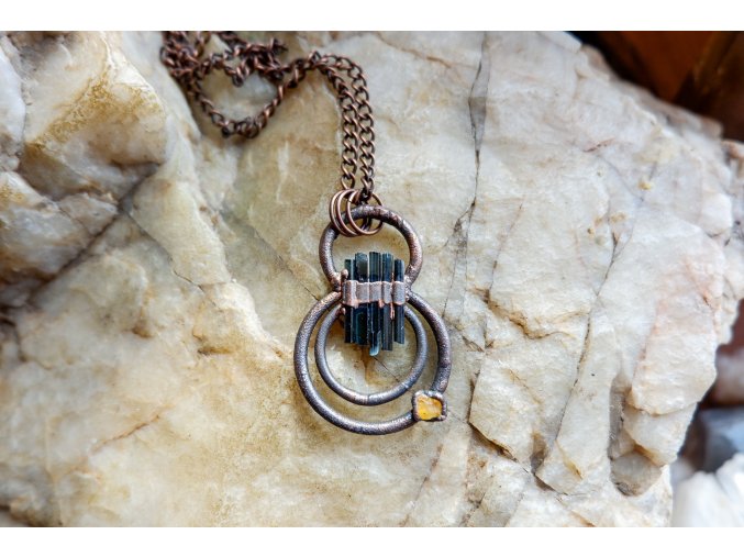 Přívěsek s modrými turmalíny a heliodorem