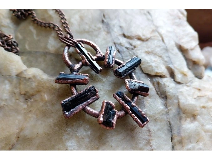 Přívěsek se skoryly