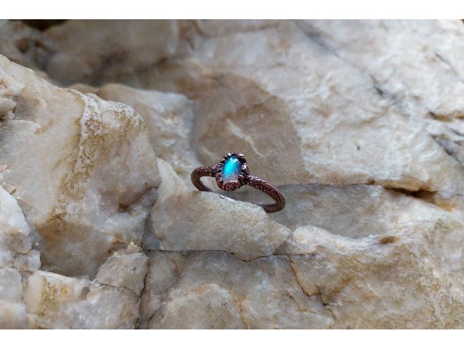 Prsten s labradoritem vel. 51