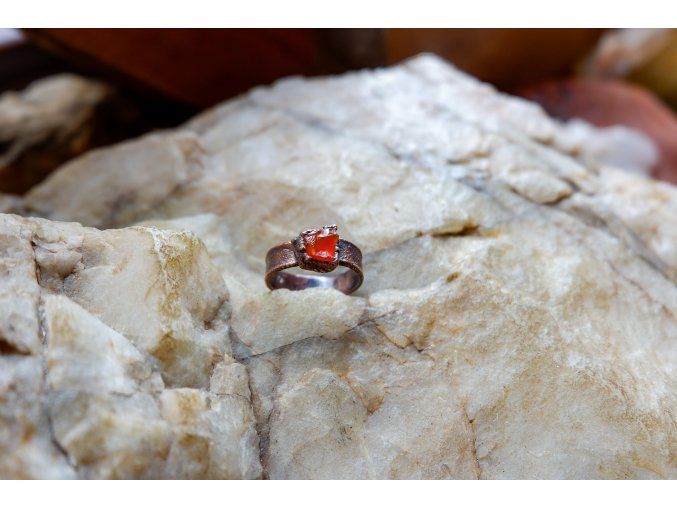 Prsten s karneolem vel. 57