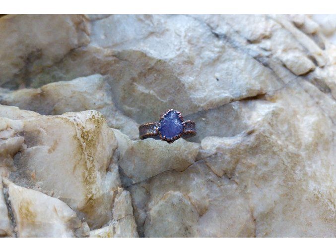 Prsten s tanzanitem vel. 51