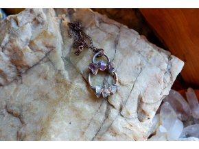 Přívěsek s křišťály a ametysty