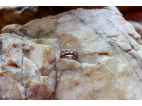 Prsten se smaragdem a morganitem vel. 52