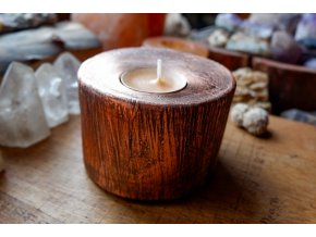 Akátový svícen v mědi