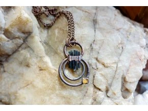 Přívěsek s modrými turmalíny a heliodorem