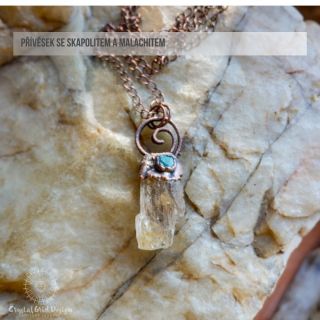 Skapolit je kámen vyšších vibrací. Tématem žlutého skapolitu je rozpouštění tlaku, lpění na konkrétní formě, očekávání a...