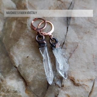 Šperky, ve kterých je jen jeden kámen se mi snadno popisují. Jenže občas mám pocit, že nestačí popsat kámen, který v nich...