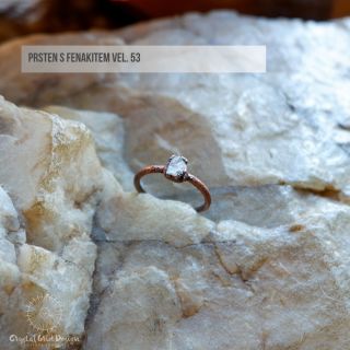 Máte doma fenakit? Říkají se o něm různé věci...někdo tvrdí, že má nejvyšší vibrace ever. Jiní zase, že je ztělesněním...