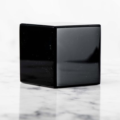 147 28 cerny obsidian kostka crystalmineral.cz internetovy obchod s krystaly a mineraly 9935