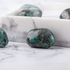 zeleny smaragd tromlovany krystal mineraly feng shui crystal mineral eshop crystalmineral.cz 0023