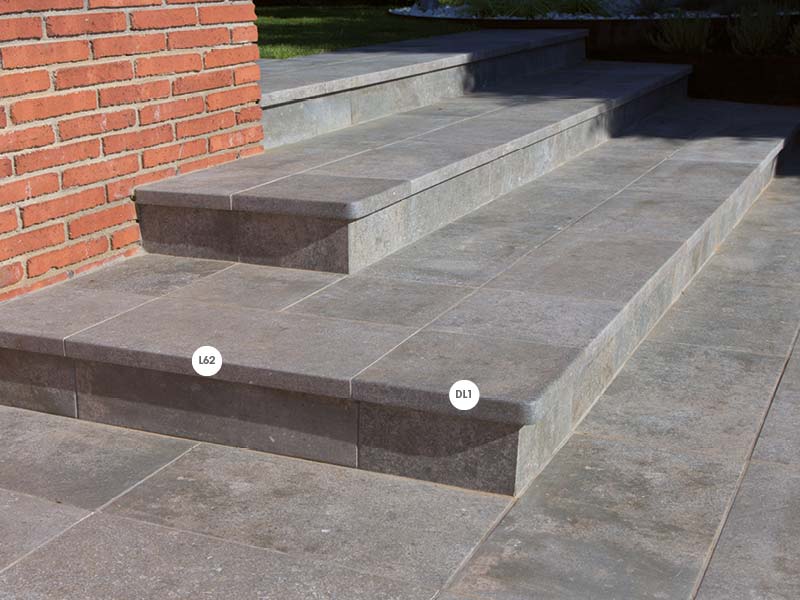 bazenova_dlazba_blue_stone_schody