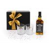 sada whisky se sklenicemi
