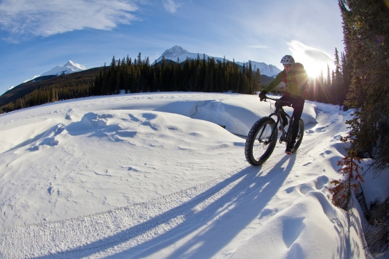 Zimná cyklistická výbava: Čo nesmie chýbať pre bezpečnú jazdu