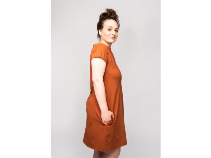 Rezavé letní šaty s kapsami