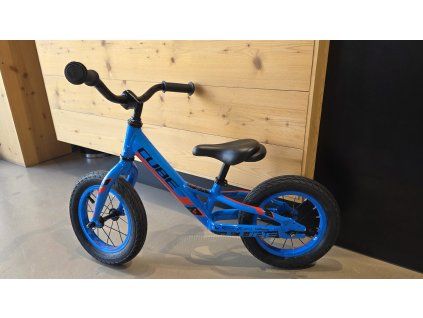 DĚTSKÉ odrážedlo CUBE Cubie 120 Walk blue