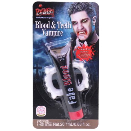 Upírske zuby s krvou