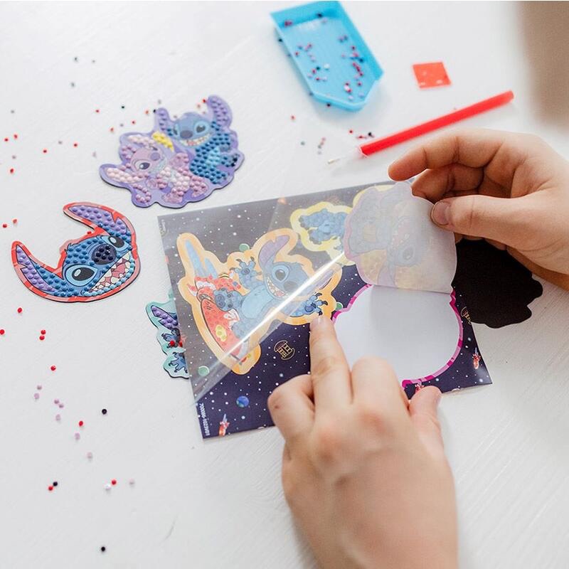 Lowlands Stitch Diamantové maľovanie magnetky