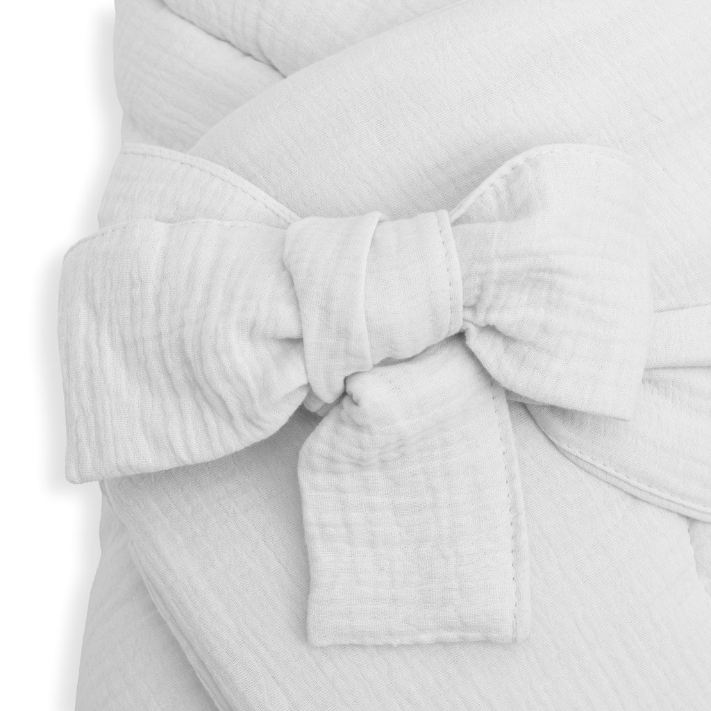 Mušelínová šnurovacia zavinovačka New Baby white