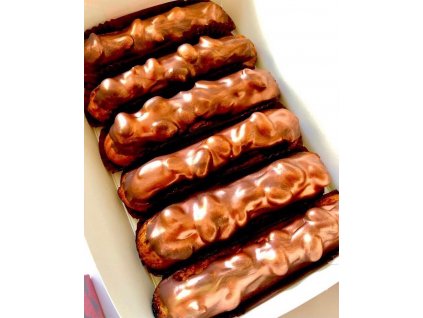 Éclair Snickers – arašídový krém se slaným karamelem a arašídy