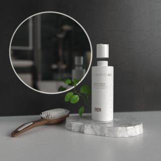 Když chcete vlasovou rutinu zjednodušit, ale ne odbýt. BeC Natura Shampoo R.C. spojuje šampon a kondicionér v jednom kroku...