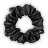 Glowly Small Stain Scrunchie - menší saténová scrunchie