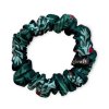 Glowly Small Stain Scrunchie - menší saténová scrunchie