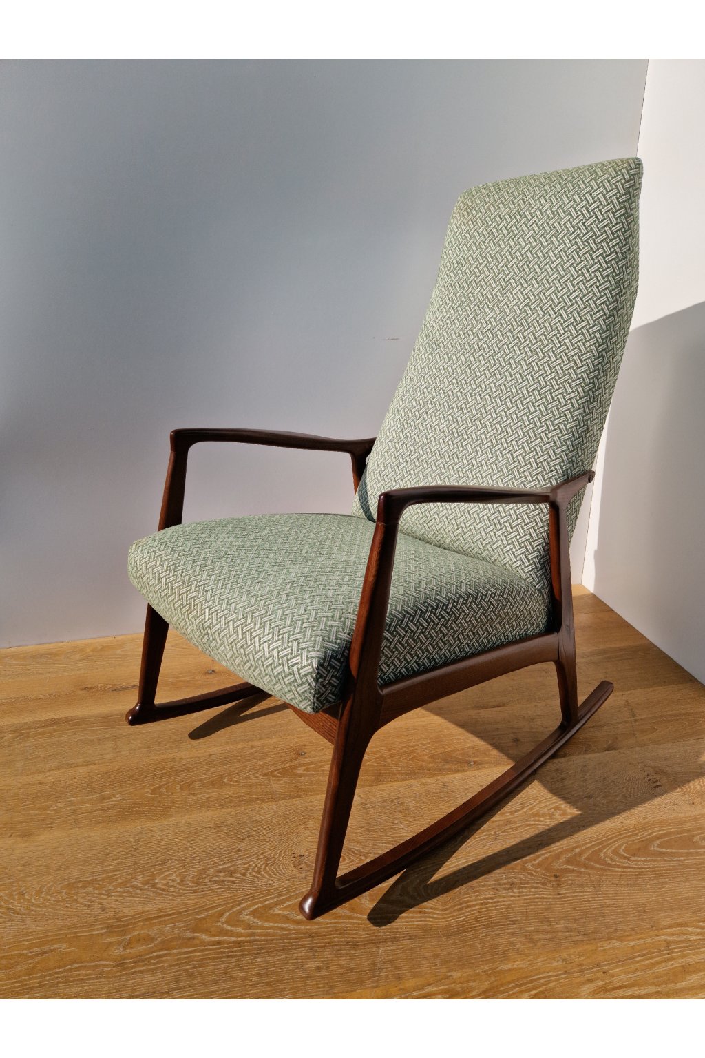 Houpací křeslo Dřevotvar