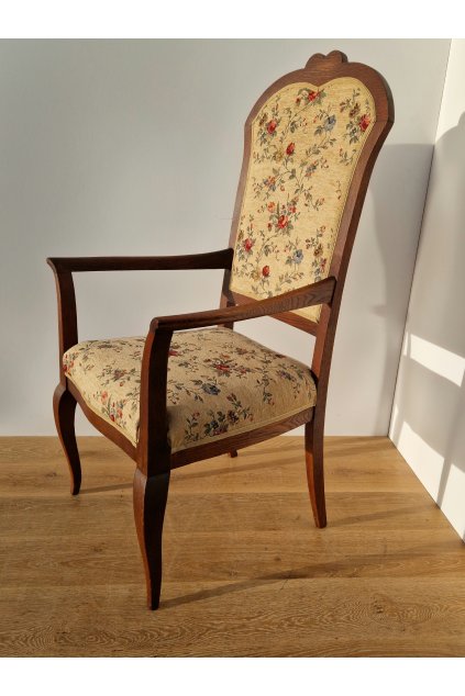 Starožitné dřevěné křeslo