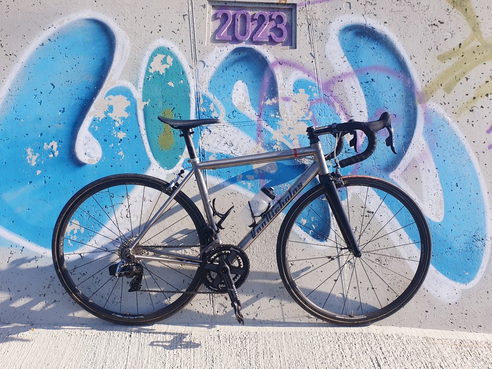 Predstavenie: Custom Van Nicholas Aquilo na Red-e