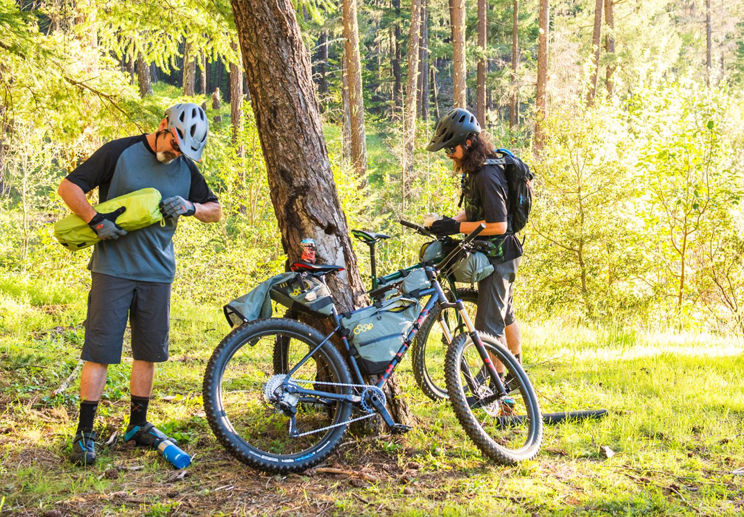 Bikepacking s brašnami od značky Apidura