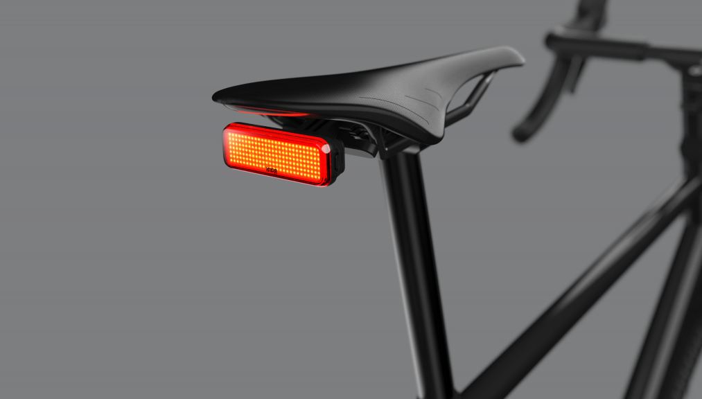 Knog_zadni_svetlo_na_sedlo_kola_Blinder_Link_rear_seat_2