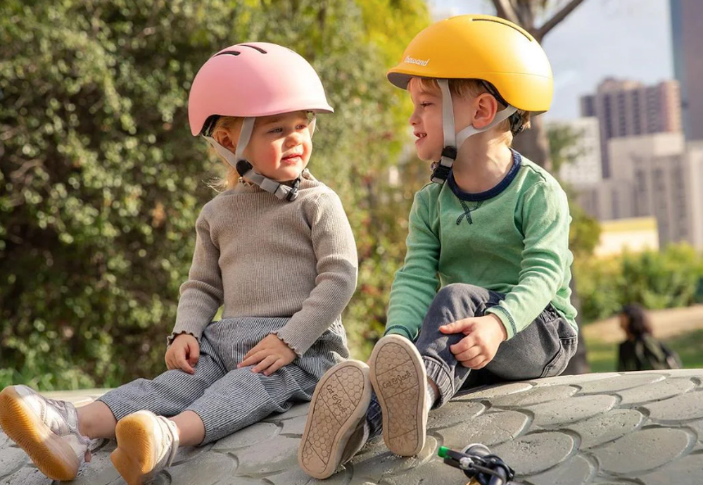 Destska_helma_na_kolo_odrazedlo_Thousand_Toddle