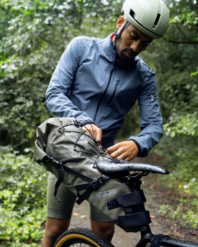 🎒 Ortlieb posouvá hranice bikepackingu – teď v nové barvě Dark Sand! Značka, která je synonymem pro nepromokavost a...