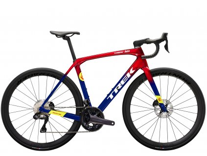 TREK DOMANE SLR 7 GEN 4 METALLIC RED SMOKE TO BLUE SMOKE FADE, vel. 58