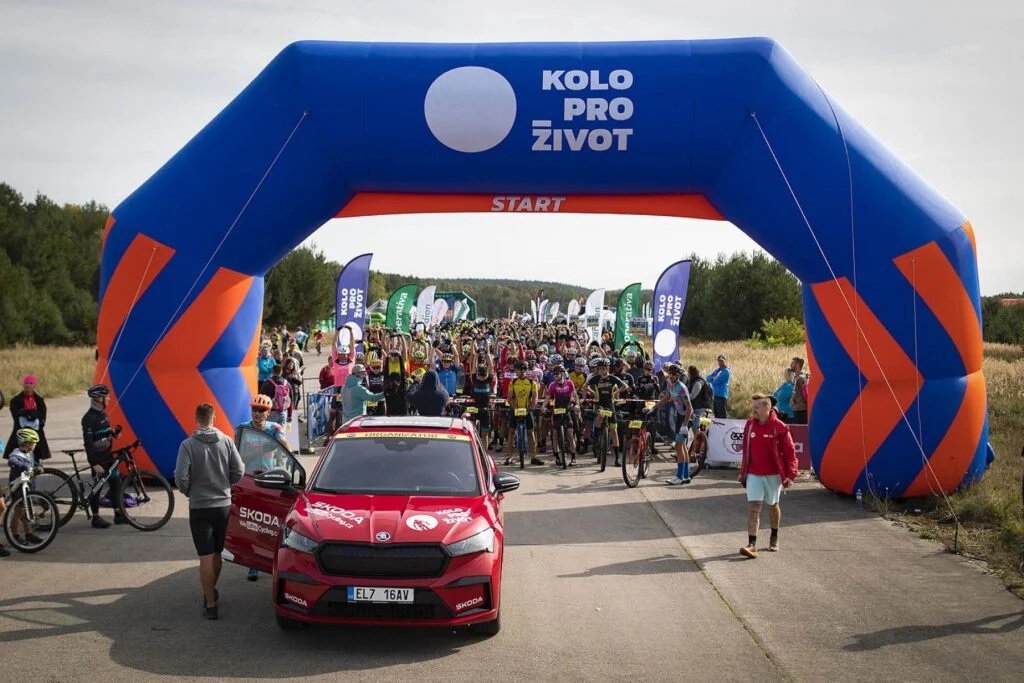 Fuji Bikes stánek na závodech Kola pro život 2024