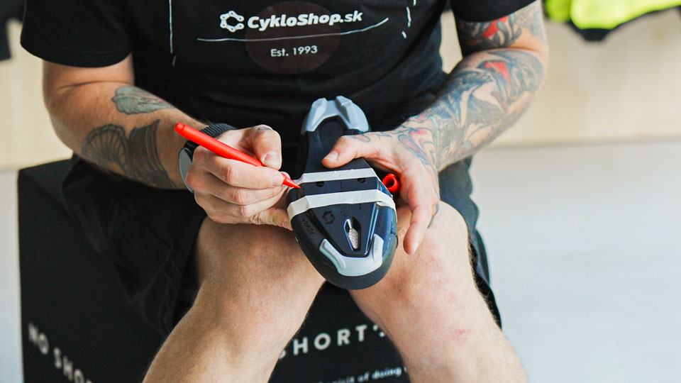 Ako nastaviť kufre na cyklistických tretrách (cestné aj MTB)