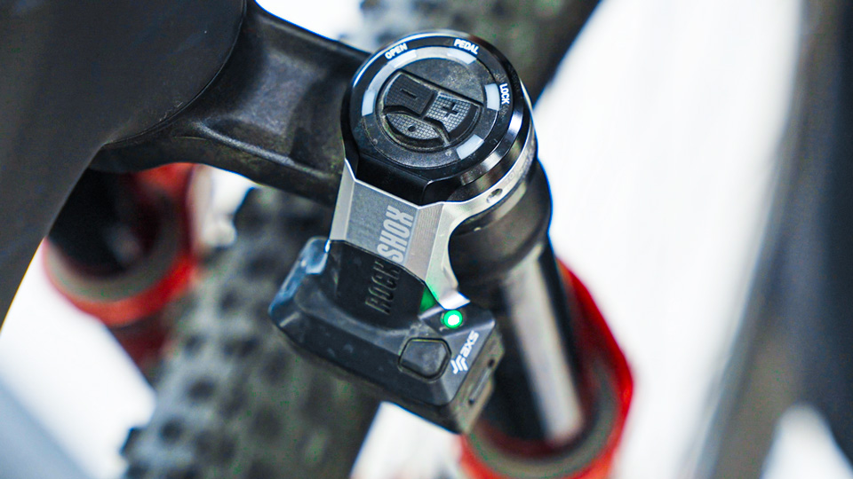 Nastavenie RockShox Flight Attendant | Párovanie, kalibrácia a aplikácia