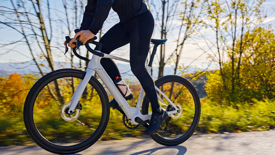 SCOTT Fastlane - ultraľahký cestný elektrobicykel s motorom TQ HPR40