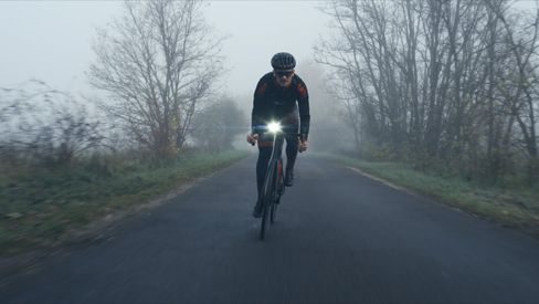 Poď do toho: Inšpirujúce cyklistické video o prekonávaní samého seba
