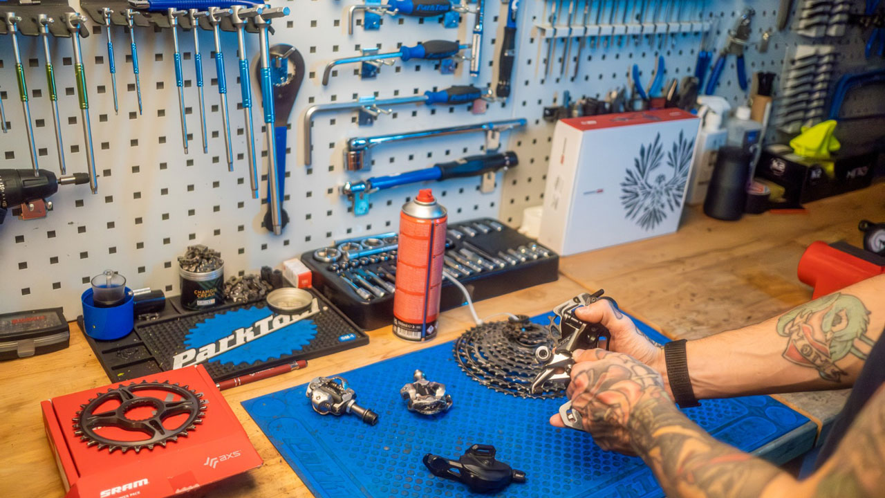 Ako zvládnuť servis bicykla doma