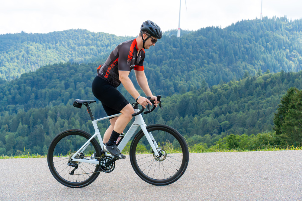 Cestný superlight ebike Scott Fastlane 2026