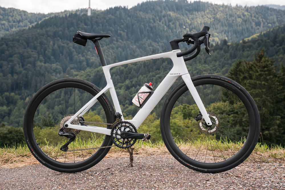 Cestný superlight ebike Scott Fastlane 10 White 2026