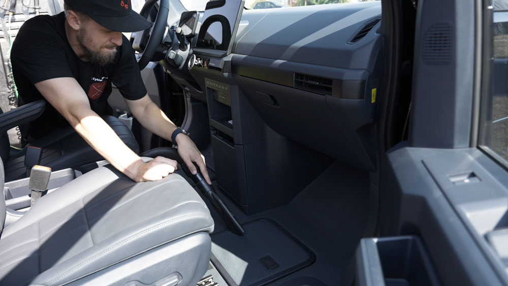KIA PV5 Passenger - rovná podlaha a vyberateľné koberce pre ľahké upratovanie