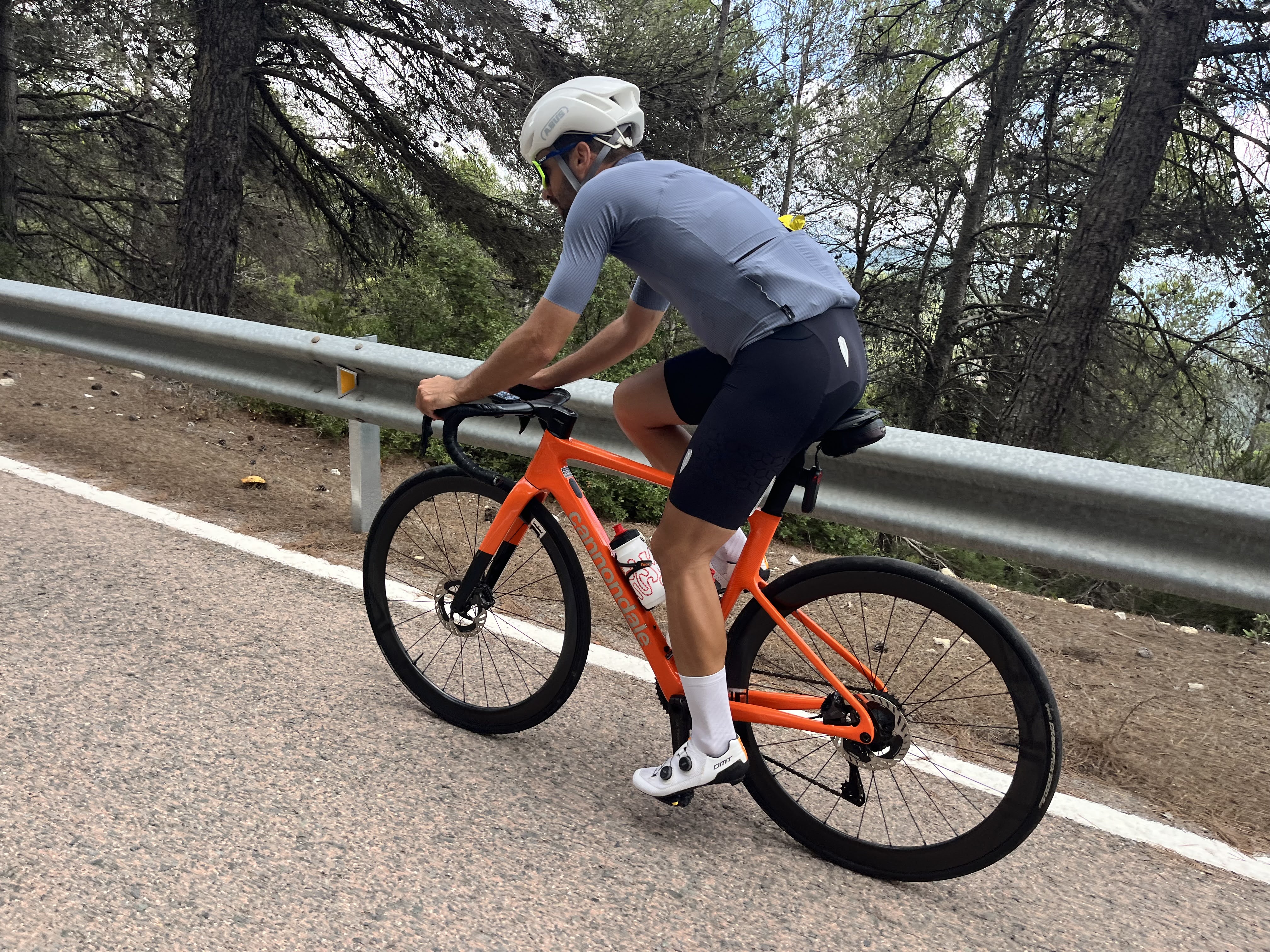 Q36.5 Dottore PRO – kombinácia cyklistického dresu a nohavíc