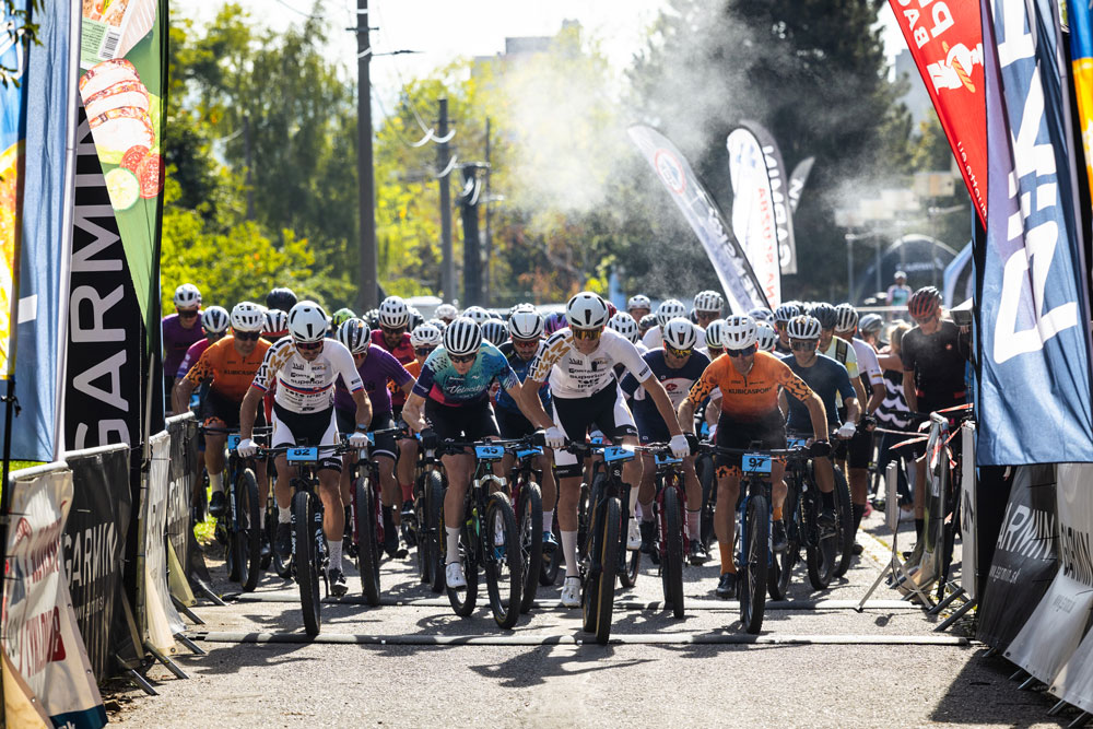 Štart Garmin Bratislavského MTB maratónu 2026 na 80 km trati v Rači