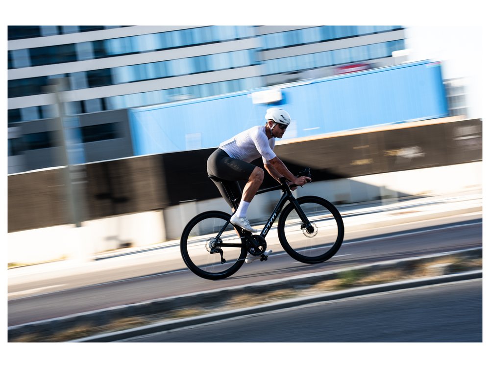 Jazda na karbónovom cestnom bicykli CTM Blade 2027