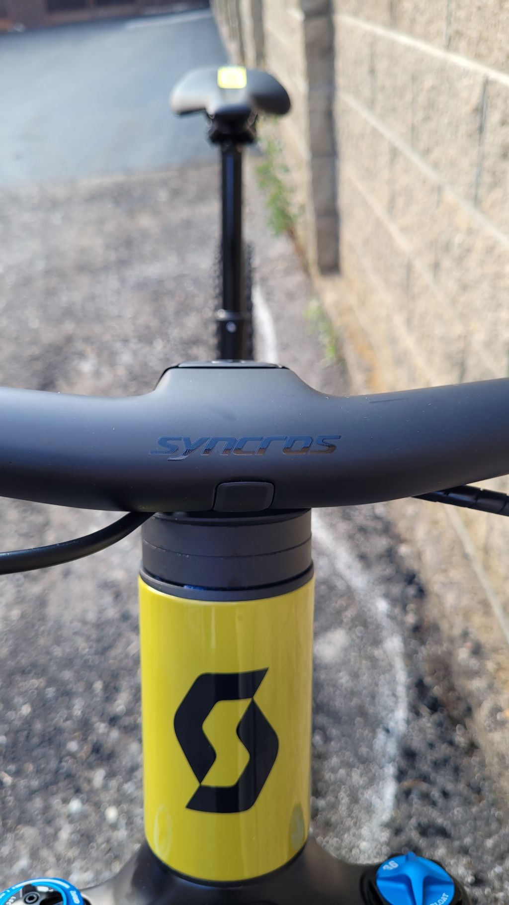 Riaditká Syncros u nového bicykla Scott Genius Tuned 2023